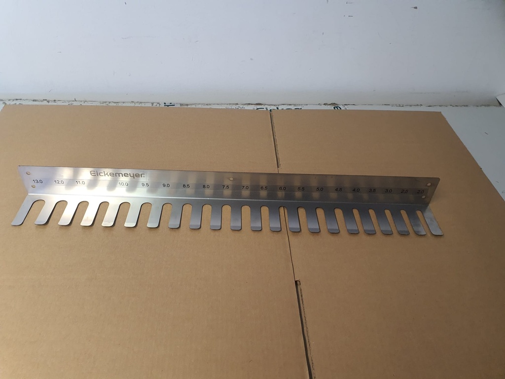 Wandhalter für Trachealtuben- Mit Kratzern