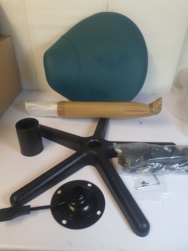 [SCH61017601] Behandlungshocker ZWEEZI höhenverstellbar von 58-85 cm Sattelsitz, EVERGREEN - Der Stuhl ist neu und originalverpackt, hat jedoch einen kleinen Riss an der Seite der Sitzfläche.